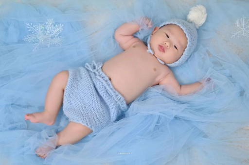 邓州宝宝睡迷糊了才肯吃奶 邓州宝宝睡迷糊了才肯吃奶